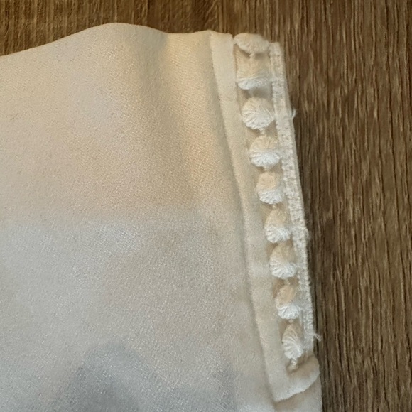 Chico's White Perfect Stretch Capri  Pants - Picture 3 of 8